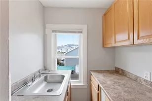 880 Douglas Ave, Providence, RI 02908 - Photo 33