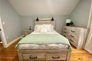 18 Hall Ave, Newport, RI 02840 - Photo 9