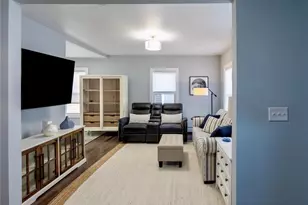 18 Hall Ave, Newport, RI 02840 - Photo 5