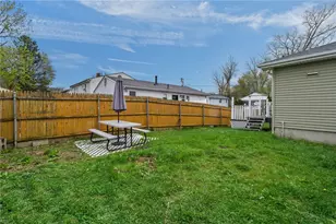 74 Canonchet St, Providence, RI 02908 - Photo 3