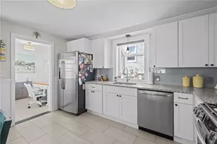 11 Bellevue Dr, Cranston, RI 02920 - Photo 25