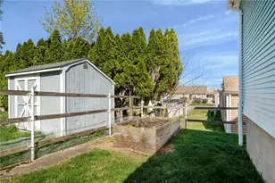 11 Bellevue Dr, Cranston, RI 02920 - Photo 31