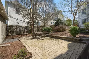 8 Everett St, Newport, RI 02840 - Photo 27