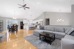61 Garden St, Cumberland, RI 02864 - Photo 5