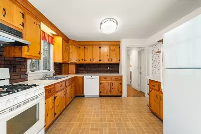 21 Smith Street, Bristol, RI 02809 - Photo 9