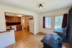 21 Smith St, Bristol, RI 02809 - Photo 7