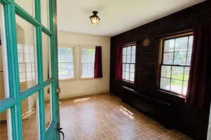 21 Smith St, Bristol, RI 02809 - Photo 7