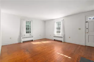 21 Smith St, Bristol, RI 02809 - Photo 7