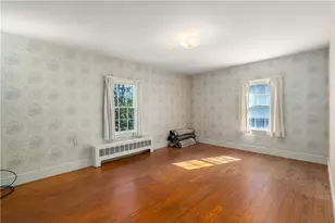 21 Smith St, Bristol, RI 02809 - Photo 25