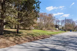 23 Smith St, Bristol, RI 02809 - Photo 5