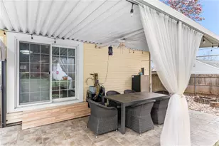 743 Wakefield St, West Warwick, RI 02893 - Photo 23