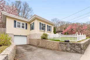 743 Wakefield St, West Warwick, RI 02893 - Photo 3
