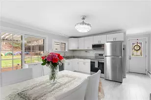 743 Wakefield St, West Warwick, RI 02893 - Photo 5
