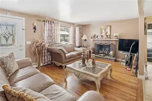 165 Lockwood St, West Warwick, RI 02893 - Photo 5