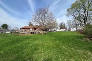 11 Lilac Ave, Woonsocket, RI 02895 - Photo 5