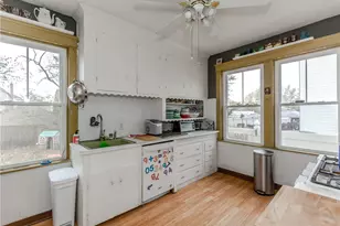 18 Bow St, Cranston, RI 02905 - Photo 11