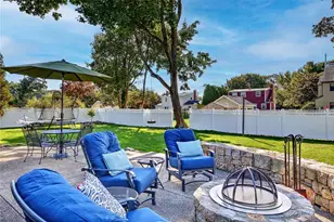 8 Bay Ave, Barrington, RI 02806 - Photo 9
