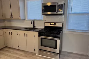 33 St Elizabeth St, Bristol, RI 02809 - Photo 5