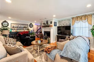 111 Wannamoisett Rd, East Providence, RI 02914 - Photo 17