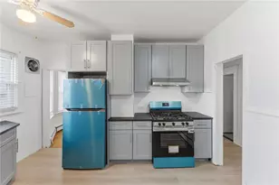 102 Overhill Rd, Providence, RI 02906 - Photo 11