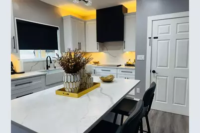 2 Parkview Avenue, Providence, RI 02905 - Photo 19