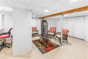 651 Pleasant Valley Pkwy, Providence, RI 02908 - Photo 37