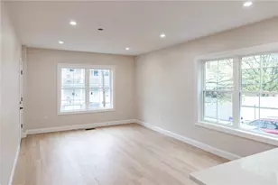 35 Mt Pleasant Ave, Providence, RI 02908 - Photo 7