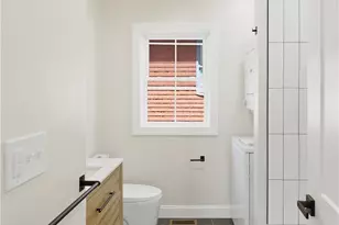 35 Mt Pleasant Ave, Providence, RI 02908 - Photo 21