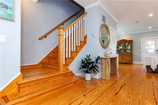 19 Eustis Ave, Newport, RI 02840 - Photo 17