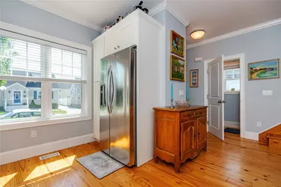 19 Eustis Avenue, Newport, RI 02840 - Photo 9
