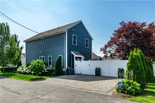 19 Eustis Ave, Newport, RI 02840 - Photo 35