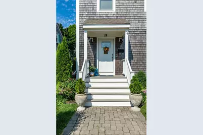 19 Eustis Avenue, Newport, RI 02840 - Photo 1