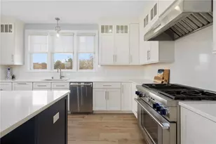 1046 Ocean Rd, Narragansett, RI 02882 - Photo 9