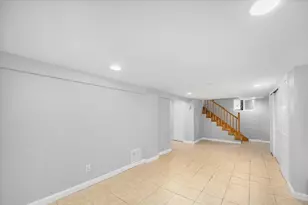 41 Tyndall Ave, Providence, RI 02908 - Photo 23