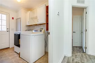 40 Campbell Cir, East Greenwich, RI 02818 - Photo 13