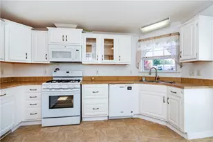 40 Campbell Cir, East Greenwich, RI 02818 - Photo 9