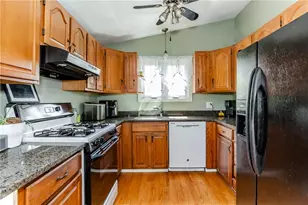 297 Tiffany Ave, Warwick, RI 02889 - Photo 9