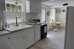41 Dudley Ave, Newport, RI 02840 - Photo 11