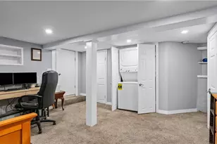 145 Sunbury St, Providence, RI 02908 - Photo 25