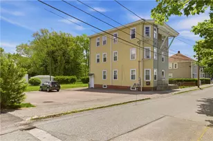 29 Prospect St, Bristol, RI 02809 - Photo 1