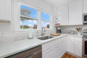 6 Cliff Terrace, Newport, RI 02840 - Photo 9