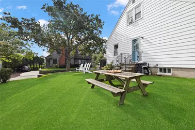 6 Cliff Terrace, Newport, RI 02840 - Photo 5