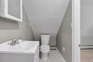15 Baltimore St, Providence, RI 02909 - Photo 17