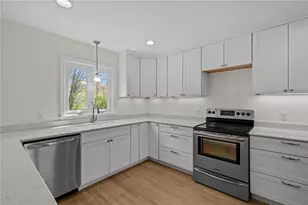42 Westminster St, Westerly, RI 02891 - Photo 9