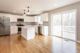 35 Glendale Ave, Tiverton, RI 02878 - Photo 9