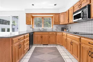 100 Joseph Ct, Warwick, RI 02886 - Photo 13