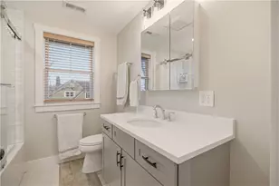 1124 Narragansett Blvd, Cranston, RI 02905 - Photo 35