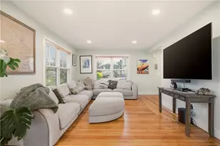 1124 Narragansett Blvd, Cranston, RI 02905 - Photo 11