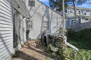 66 Edgehill Rd, Providence, RI 02906 - Photo 27