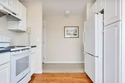 110 Houston Avenue, Narragansett, RI 02882 - Photo 11